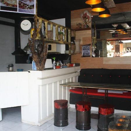 Gusti Homestay Kerobokan Exterior photo